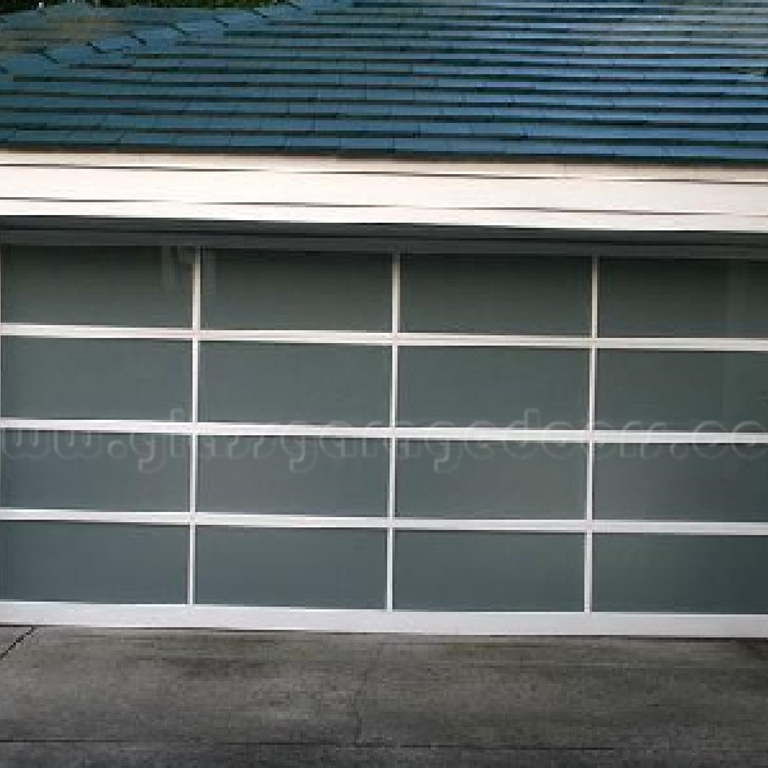 Street-facing view of Orlando home showcasing a bp Glass Garage Door for modern aesthetic and visibility